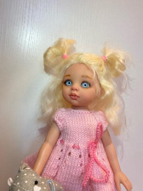 Светочка мечтает встретиться с мамочкой она очень любит наряжаться, менять прически! 06