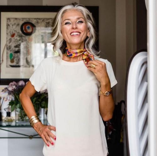 59-Летняя паола марелла - архитектор, агент по недвижимости и телеведущая. 03