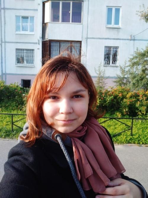 Я хотела себе красивые фотографии, но ветер решил, что мне надо слегка сменить прическу. 03