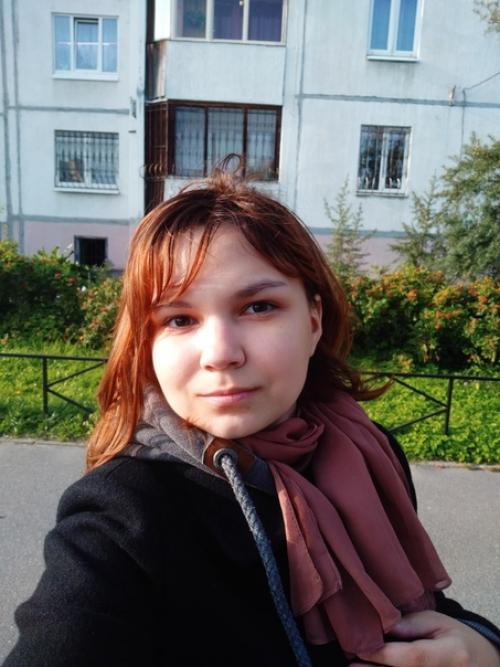 Я хотела себе красивые фотографии, но ветер решил, что мне надо слегка сменить прическу. 01