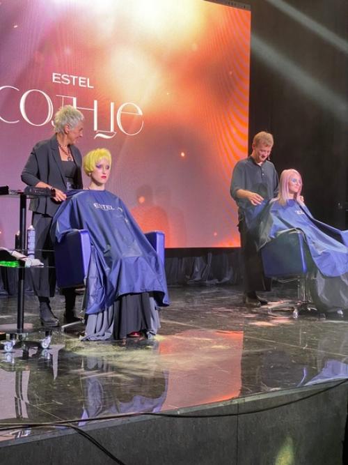 Теперь я знаю, какие модные цвета и контуры в стрижках самые модные в 2023 году. 01