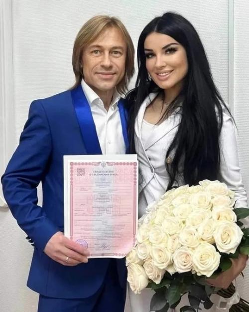 Вдова Пьера нарцисса свадьбу с его лучшим другом сыграла. 01