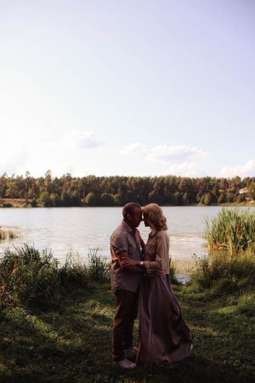 Совсем недавно наша семья отмечала годовщину свадьбы и нам очень хотелось запечатлить на фото совместно прожитые годы. 02