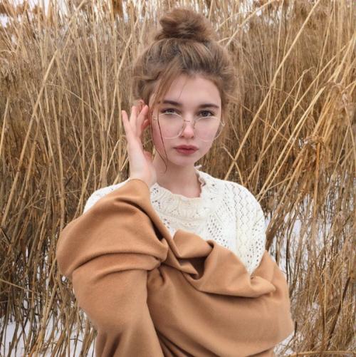 Разновидности селфи. 1. Helfie (Hair Selfie) - фото прически, стрижки, нового цвета волос. 01 Разновидности селфи. 1. Helfie (Hair Selfie) - фото прически, стрижки, нового цвета волос. 01