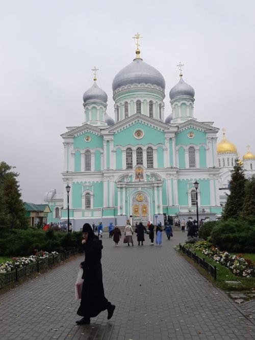 Дивеевский монастырь, раньше для меня - место силы, благости, душевного покоя. 04