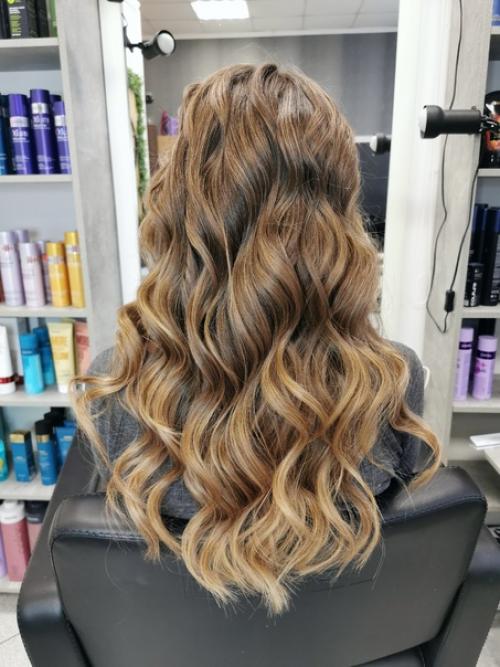 Что сейчас актуально в окрашиваниях и стрижках? 01