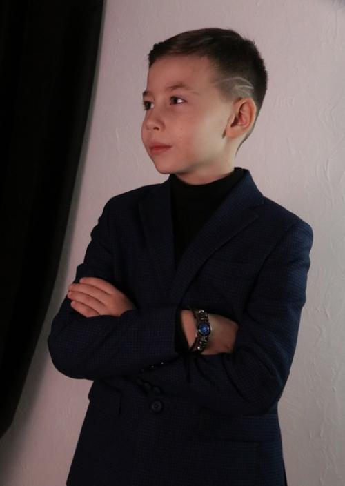 Модные мужские стрижки - важная составляющая образа в сезоне 2025-2026. 01