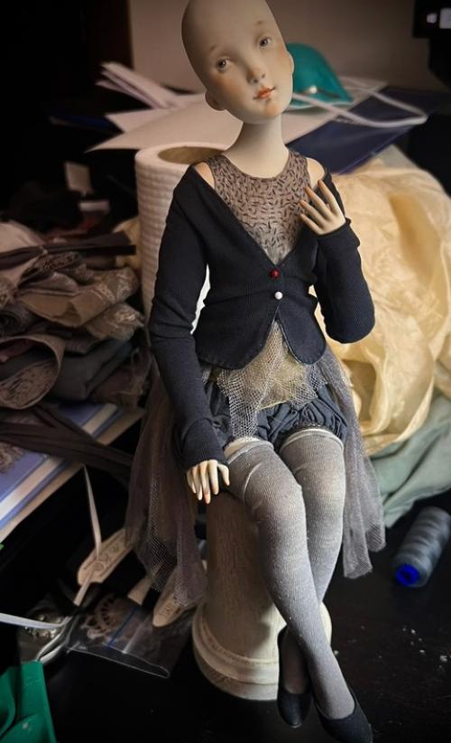 Зачем вы это показываете, не мешайте нам думать, что куклы появляются уже готовыми и красивыми! 01