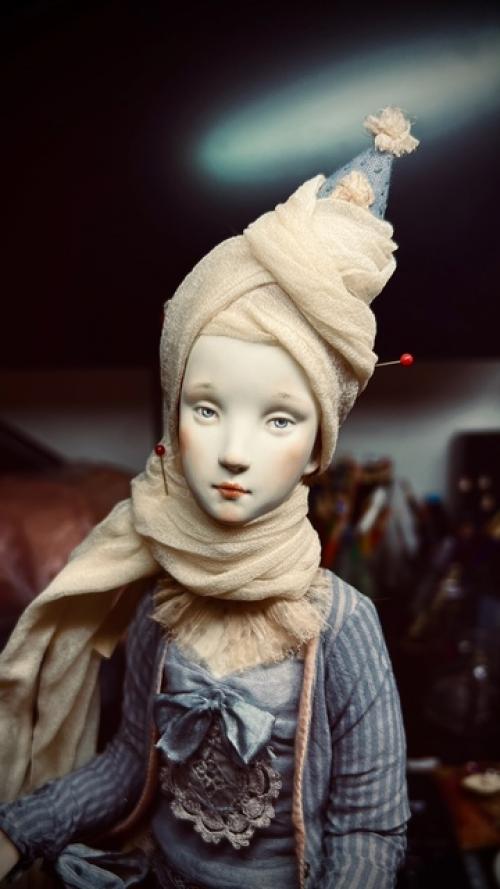 Зачем вы это показываете, не мешайте нам думать, что куклы появляются уже готовыми и красивыми! 07