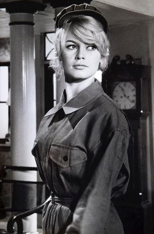 Умерла бриджит бардо. 05