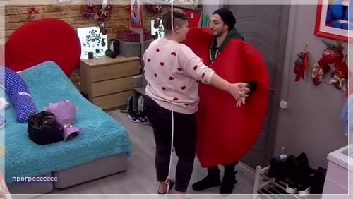 Не смогла в ССЛ глаз оторвать от шунечки, так хороша, так хороша весь эфир я любовалась ее новой, модной прической! 05