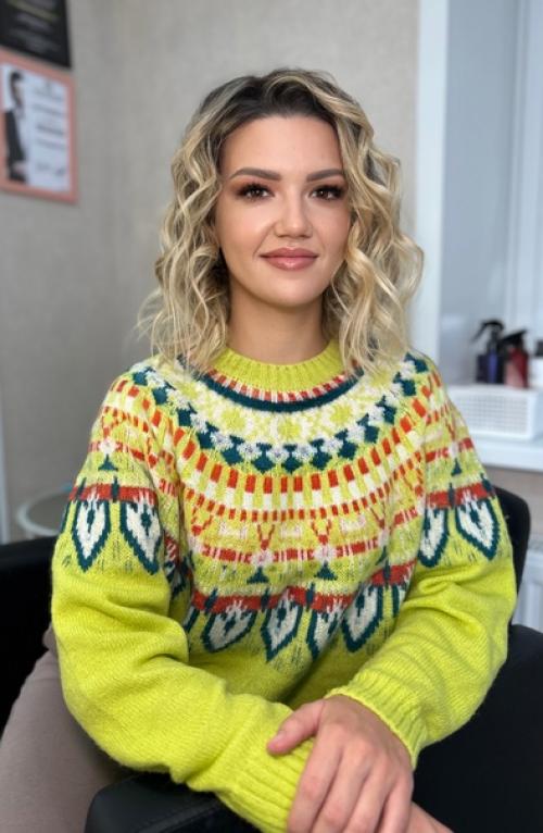 Про макияж.  Не все знают, что я, помимо волос, делаю и очень люблю макияж, а точнее цельные образы ( макияж + причёска /укладка). 04