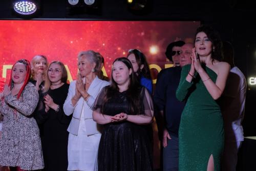 Подготовка к выступлению началась после получения в руки необычной минусовки, прослушанной и просмотренной десятки раз. 06