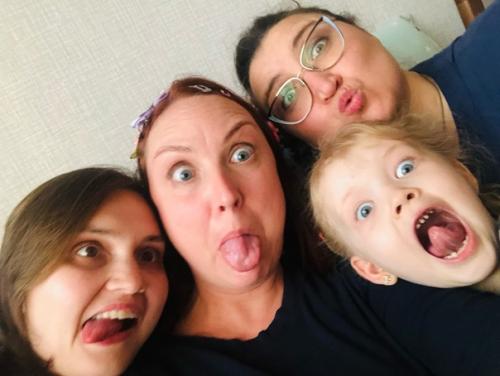 В нашей семье много женщин! 03