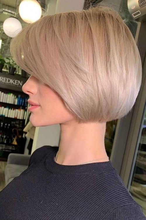 Мы хотим показать вам подборку актуальных стрижек на 2022-2023 год. 01