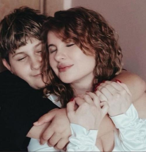 Девочка из Ералаш Анна Цуканова - котт со своим сыном! 01