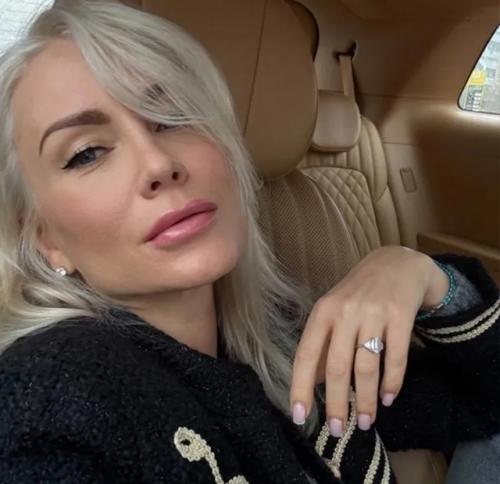 Я Ушла в Тотальный Блонд: катя Гордон кардинально преобразилась перед празднованием юбилея. 02