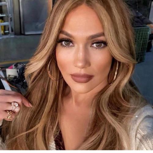 Красота джей Ло.  На каком фото она тебе больше нравится? 01