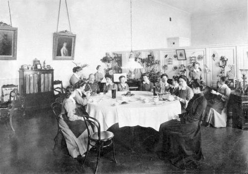 Хорошие жёны и добрые матери. 01 Хорошие жёны и добрые матери. 01