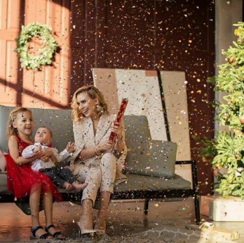 Новогодняя семейная фотосессия от съемочной команды глянцевого журнала. 02