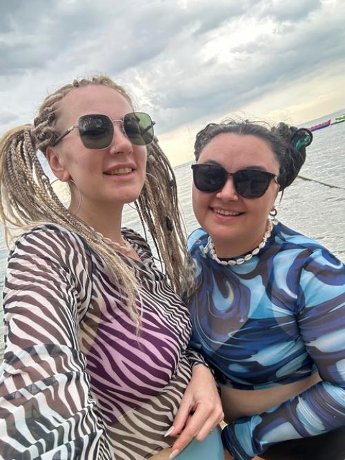 Неужели кто-то без прически на море летит? 04