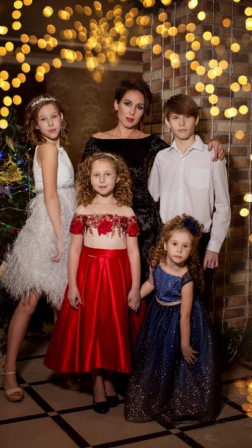 Новогодняя семейная фотосессия от съемочной команды глянцевого журнала. 01