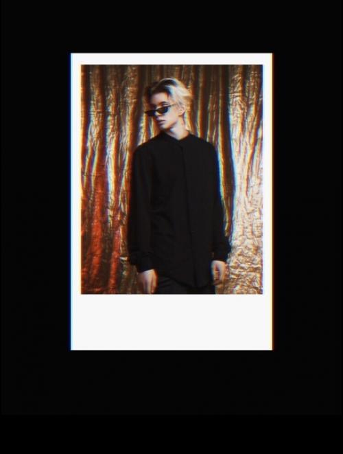 ~AU, в котором валера, хулиган, чсв, самый популярный парень в школе и среди девчонок, впервые испытывает чувство влюблённости к новенькому. 01 ~AU, в котором валера, хулиган, чсв, самый популярный парень в школе и среди девчонок, впервые испытывает чувство влюблённости к новенькому. 01