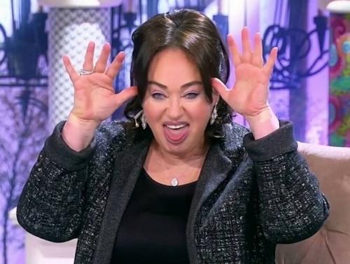 Тётя Мотя - 65-летняя телеведущая Лариса Гузеева всю страну поразила. 04