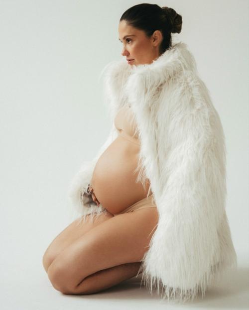 Агата дранга - муцениеце поделилась Беременной фотосессией. 02