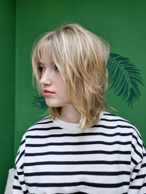 Стрижка шегги - пляжная, непринужденная, модная стрижка как никогда отвечает запросам времени - натуральность и естественность. 01