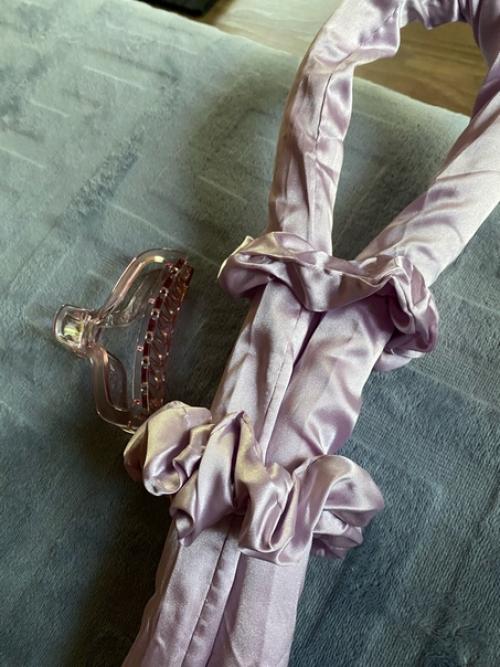 Резинки плотные, крабик тоже хорошо держит. 03