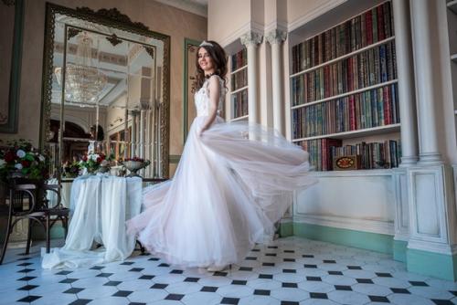 СПб.  ТФП.  Ищу девушек приятной внешности для съёмок свадебных платьев из салона. 03