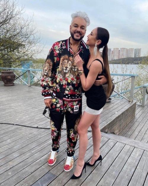 Оля бузова на дне рождении у Филлипа киркорова. 01