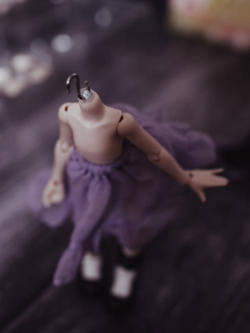 У меня по плану было другое, но в виде экстренного включения тут будет ночная распаковка фиолетовой кошечки из рисовых историй! 05