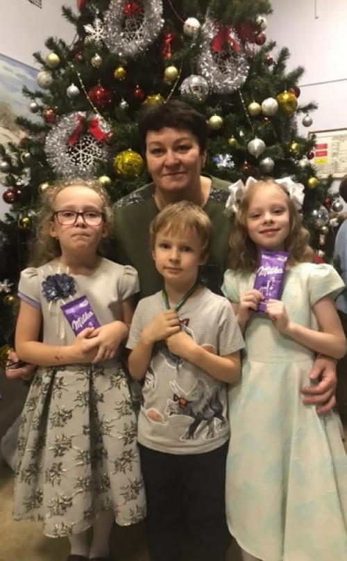 Три дня подряд моя Вера тусит по новогодним праздникам. 04