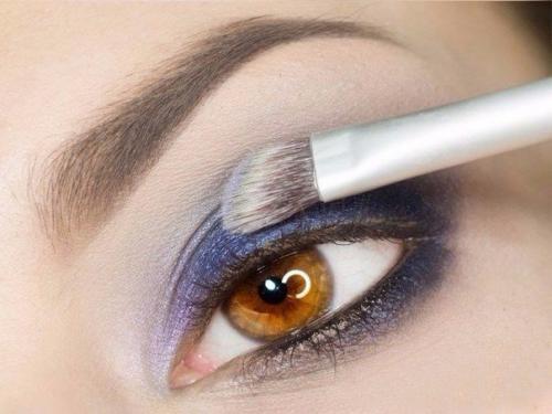 Идеи макияжа. Мы делаем красивый синий макияж? 01