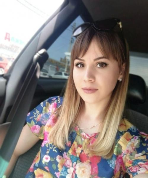 Всю свою жизнь я ставила эксперименты над своими волосами: цвет, прическа - от блондинки до каре. 04