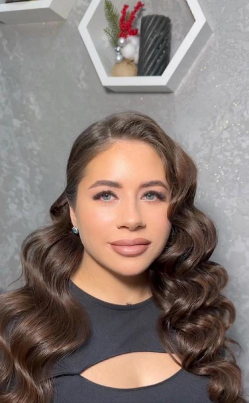 И так, давайте познакомимся официально с новым мастером нашей студии Ириной. 01