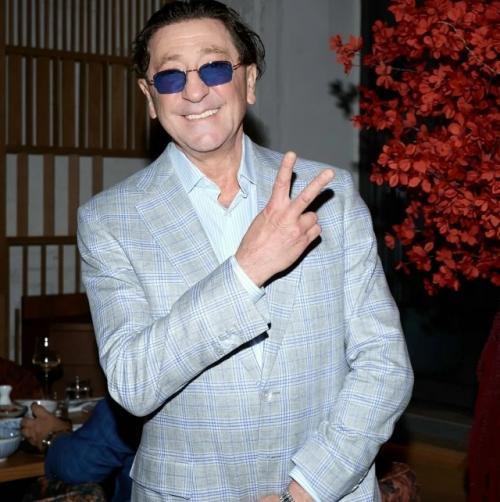 Григорий Лепс откровенно рассказал о своих планах стать отцом вновь, несмотря на зрелый возраст. 03