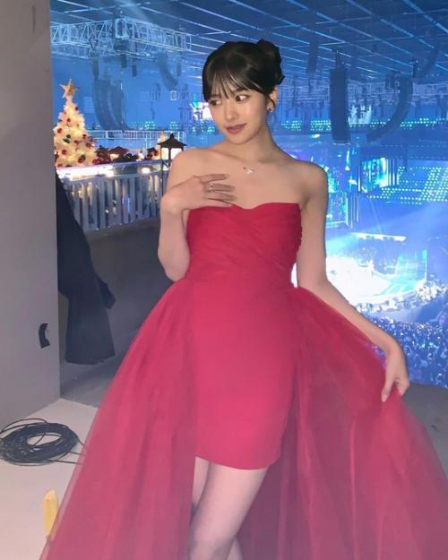 301224: если бы вы могли выбрать только 2 среди лучших платьев ан Юджин из IVE. 04