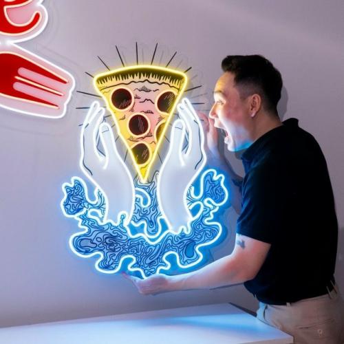 Бизнес или дом яркой неоновой вывеской укрась! 
