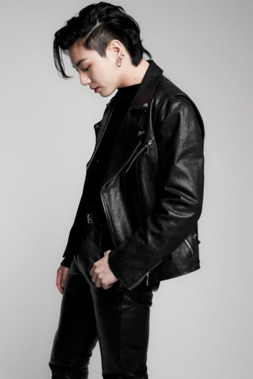 Чонгук привлек внимание людей и вызвал визуальный шок своими фото для журнала Dicon: 01