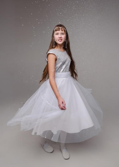 26 декабря - день девушек с длинными волосами. 01