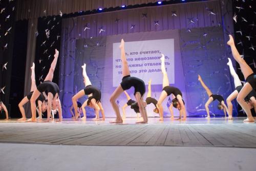 Ежегодно в декабре в образцовом коллективе Грация проходят открытые уроки по традиционной схеме: класс - преподаватель - ученик - родитель. 05