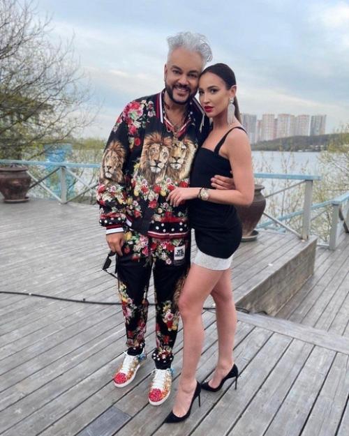 Оля бузова на дне рождении у Филлипа киркорова. 02