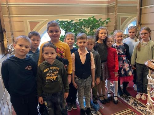 Три дня подряд моя Вера тусит по новогодним праздникам. 01