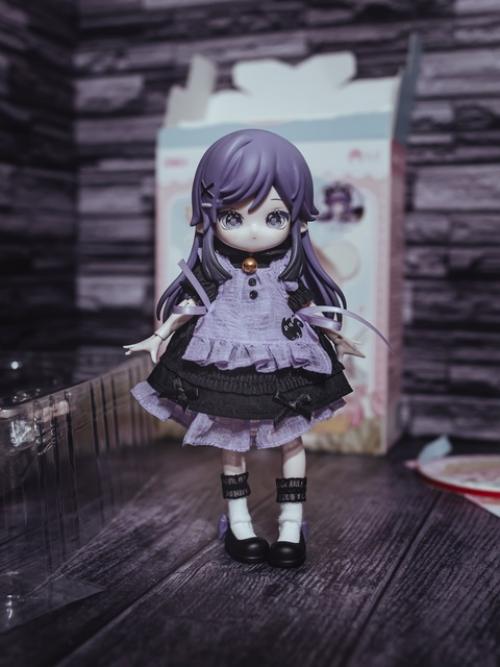 У меня по плану было другое, но в виде экстренного включения тут будет ночная распаковка фиолетовой кошечки из рисовых историй! 03