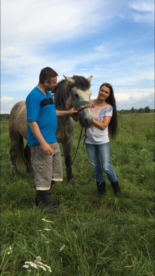 26 декабря - день девушек с длинными волосами. 03