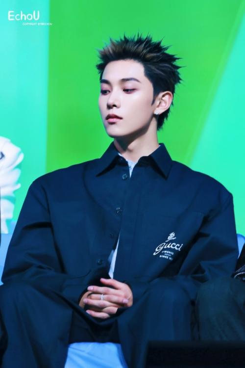 160226: айдол, который впервые с момента дебюта слегка опустил челку, сменив прическу. 04