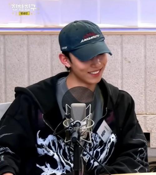 160226: айдол, который впервые с момента дебюта слегка опустил челку, сменив прическу. 06